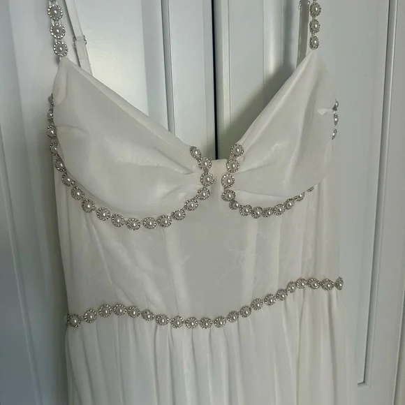 V. Chapman The Gwen Dress in White